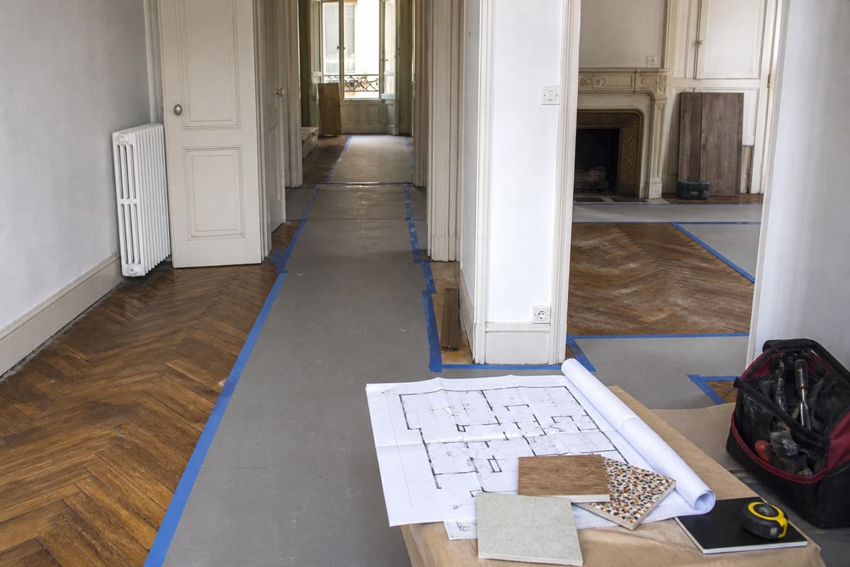 Plan et cheminements protégés dans un appartement avant transformation intérieure