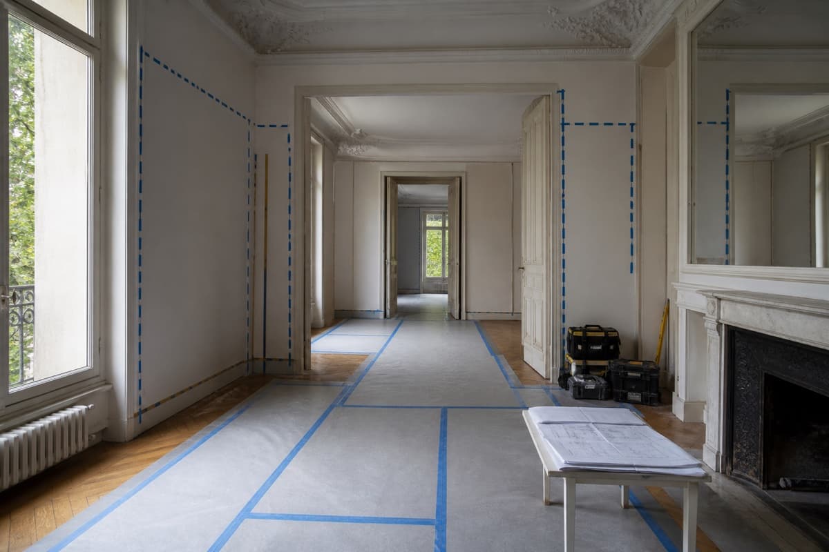 Appartement protégé et organisé avant une transformation intérieure